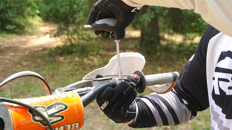Setting the correct downward angle for dirt bike brake lever with a T-handle