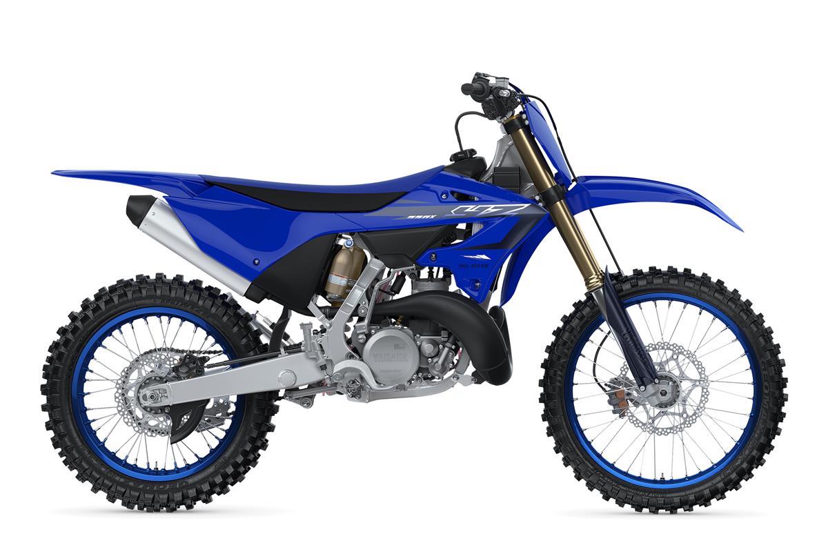 Side view of the fifth best trail dirt bike for women Yamaha YZ250X