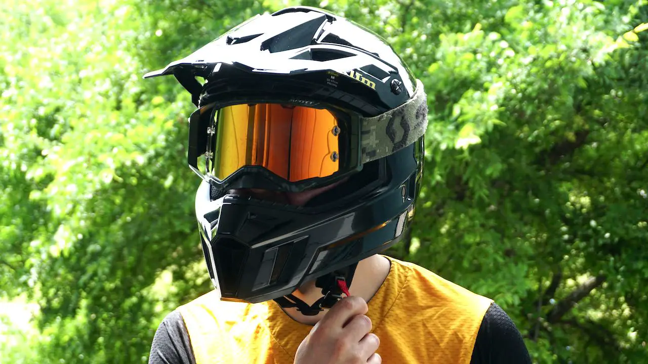 The Fidlock chin strap is a nice feature in KLIM helmets
