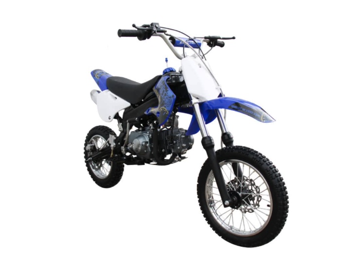 Coolster 125cc dirt bike model QG-214FC on a white background